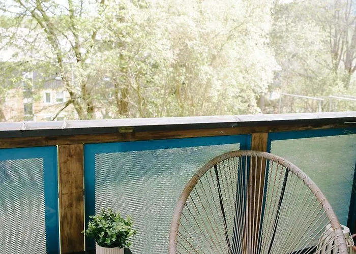 Stay-a-while I Emilio I Wlan